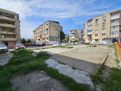 Vânzare teren intravilan - 250 mp - strada Constructorilor - zona CAM