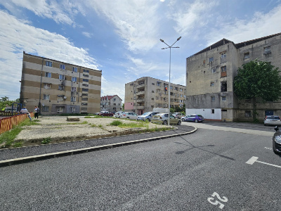 Vânzare teren intravilan - 250 mp - strada Constructorilor - zona CAM