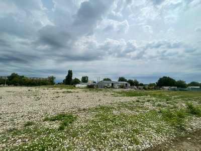 Închiriere teren intravilan, vad comercial, situat în Bârsești, la DN 67 D