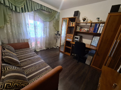 Vânzare apartament 2 camere în Târgu Jiu, strada Victoriei - zona Peco OMV