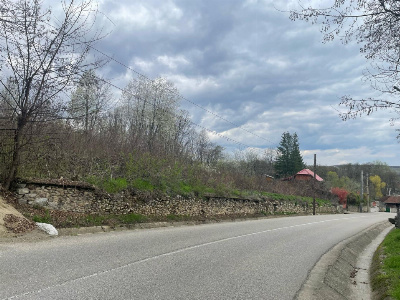 Vânzare teren intravilan - Runcu - oportunitate într-o zonă turistică deosebită