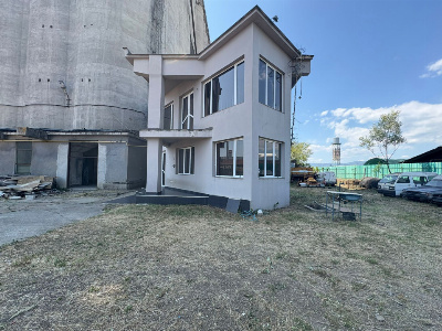 Vânzare proprietate industrială - Târgu Jiu - *teren + hală + birouri*