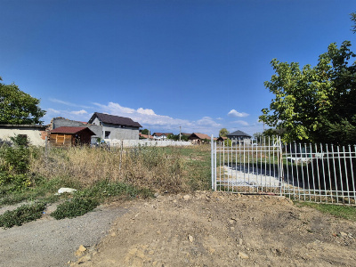 Teren de vânzare în Ursați, pretabil construcții rezidențiale  și comerciale