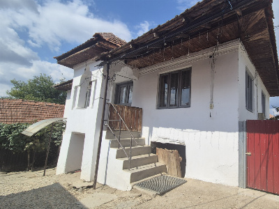 Vânzare casă tradițională situată în Bengești-Ciocadia, strada Linia Mare