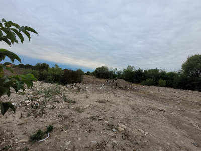 Vânzare teren intravilan, 3.063 mp, în Tg. Jiu, str Merilor - zonă în dezvoltare
