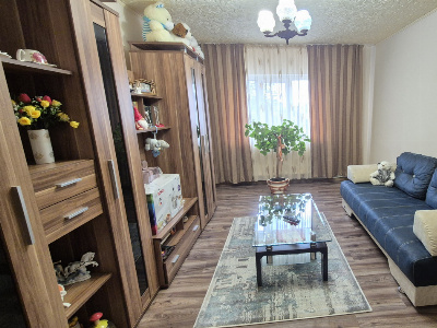 Vânzare apartament 2 camere, luminos, etaj 3, Rovinari – strada Jiului