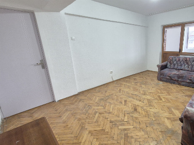 Vânzare apartament 3 camere, Bd. Ecaterina Teodoroiu - zona Casei de Cultură