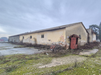 Vânzare Hală industrială cu teren 4.193 mp, situată în Bârsești