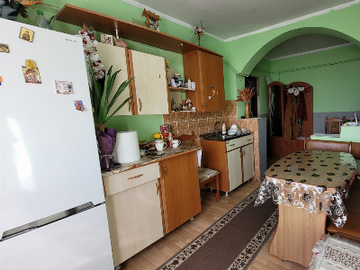 Vânzare apartament 2 camere, situat în Târgu Jiu, strada 9 Mai