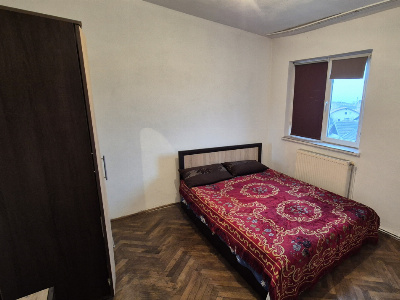 Vânzare apartament 3 camere *etaj 3* - Strada 1 Decembrie 1918 - zona Piața Mică