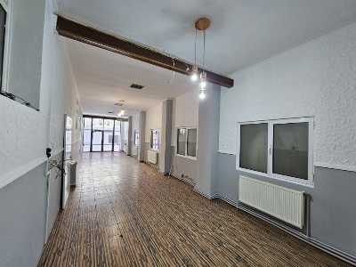 Închiriere spațiu comercial stradal, parter, zona Pieței 9 Mai