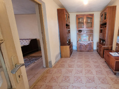 Vânzare casă D+P+1,  situată în comuna Căpreni, sat Bulbuceni
