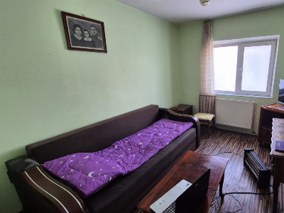 Vânzare apartament 4 camere, et.2, situat în Târgu Jiu, strada Progresului