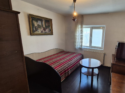 Vânzare apartament 4 camere, et.2, situat în Târgu Jiu, strada Progresului