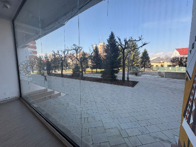 Închiriere spațiu comercial *150 mp-ultracentral-vitrină 10 m.l.- dublu acces*