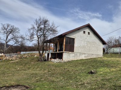 Vânzare casă construcție nouă, situată în comuna Baia de Fier