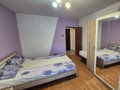 Vânzare apartament 3 camere, zonă centrală, strada Nicolae Bălcescu