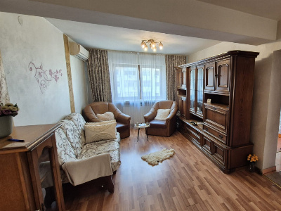 Vânzare apartament 3 camere, zonă centrală, strada Nicolae Bălcescu