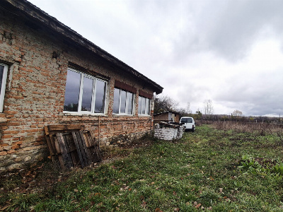 Vânzare teren intravilan 1533 mp, dublu acces - DN 66 - Iezureni, Târgu Jiu