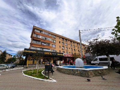 Vânzare spațiu comercial – poziție strategică – Piața 9 Mai - investiție sigură