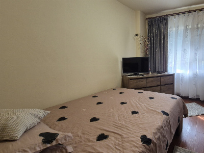 Vânzare apartament 4 camere, 79 mp, vedere bilaterală – zona Debarcader