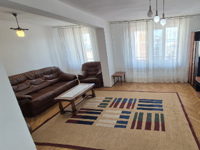 Vânzare apartament 3 camere – Ultracentral – strada Siretului, Târgu Jiu