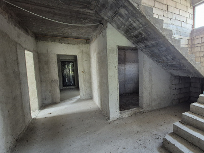 Vânzare proprietate multifuncțională D+P+1+M – Bârsești, Târgu Jiu