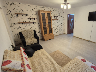 Vânzare apartament 2 camere, situat în Târgu Jiu, Aleea Plopilor
