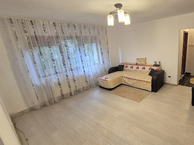 Vânzare apartament 2 camere, situat în Târgu Jiu, Aleea Plopilor