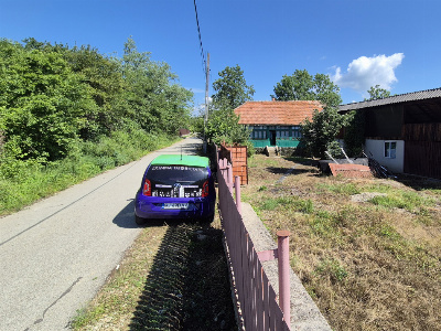 Vânzare casă tradițională și teren generos – Cîrțînești, Scoarța