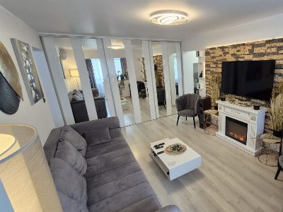 Vânzare apartament 3 camere, etaj 1, renovat, mobilat, utilat – Rovinari