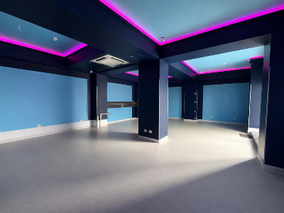 Închiriere spațiu comercial complet renovat, vad excelent – Rovinari