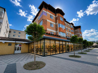 370 mp pentru afacerea ta | Centru pietonal Rovinari | Vitrină 48 m.l 
