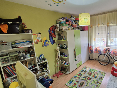 Vânzare apartament 3 camere, 75 mp, situat în Târgu Jiu, strada 23 August