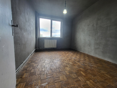 Vânzare apartament cu 3 camere, strada Garofiței, zona 1 Mai