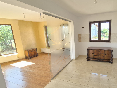 Vânzare casă P+M, realizată în procent de 80% – strada Panduri, Târgu Jiu