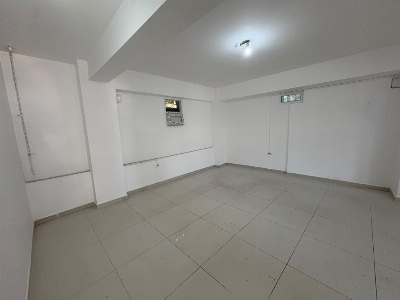 Închiriere spațiu comercial 32 mp – parter – zona Pieței Centrale, Târgu Jiu