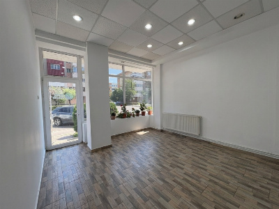 Închiriere spațiu comercial stradal – 35 mp – strada Victoriei – Târgu Jiu