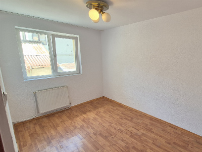 Vânzare apartament 3 camere, str. Slt. Gheorghe Bărboi - zona Casei Tineretului