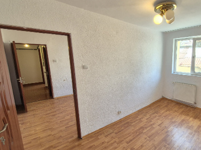 Vânzare apartament 3 camere, str. Slt. Gheorghe Bărboi - zona Casei Tineretului