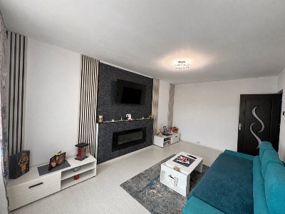Vânzare apartament 3 camere decomandat, str. Victoriei, zona Mall – Târgu Jiu