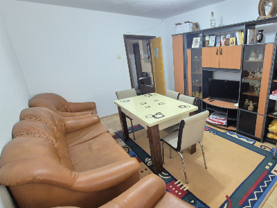 Vânzare apartament 3 camere, decomandat, etaj 1, în Târgu Jiu, Aleea Teilor 