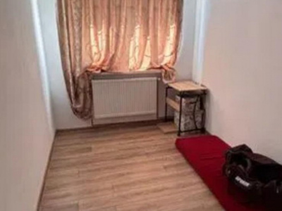 Vânzare apartament 3 camere, etaj 3, strada Jiului, Bumbești-Jiu
