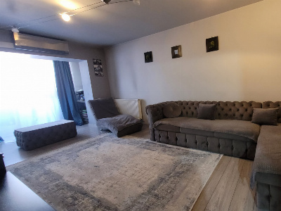 Vânzare apartament 4 camere, decomandat, strada Victoriei – central
