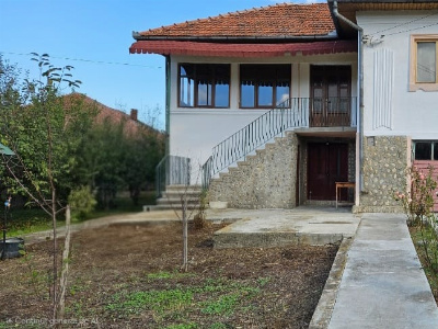 Vânzare casă P+1 cu teren generos 1.752 mp, situată în Glodeni - Bălănești
