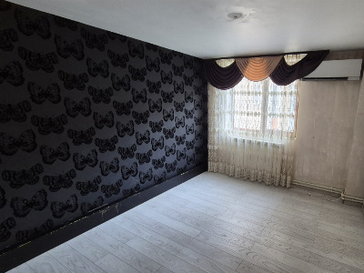Vânzare apartament 3 camere, decomandat, etaj 1, strada Zambilelor, Târgu Jiu
