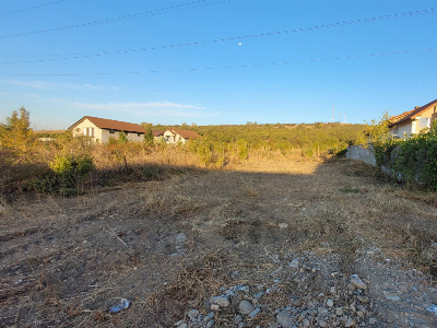 Vânzare teren intravilan 525 mp, acces din șoseaua de centură, strada Merilor