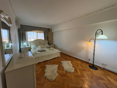 Închiriere apartament 4 camere, 87 mp, ultracentral, vizavi de Piața Centrală