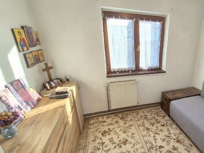 Vânzare apartament 3 camere, et. 3, str. Olari - zona Liceului Pedagogic