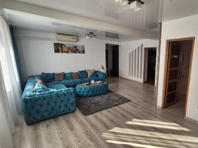 Închiriere apartament 4 camere mobilat/utilat modern, et.1, strada 23 August